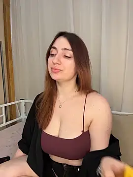 Snapshot of Linnea_ chatting on February 2026 04:25:01 PM Linnea online show from February 2026 04:25:01 PM