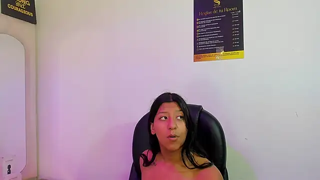 Snapshot of Vaneline2 chatting on April 2026 04:19:01 PM Vaneline2 online show from April 2026 04:19:01 PM