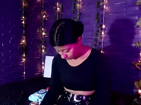 Snapshot of Vaneline2 chatting on April 2026 03:39:01 PM Vaneline2 online show from April 2026 03:39:01 PM