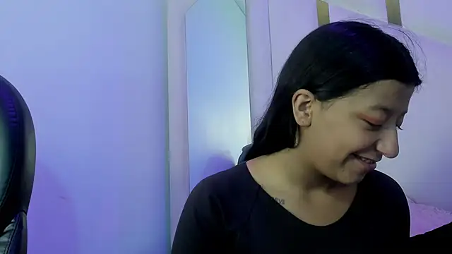 Snapshot of Vaneline2 chatting on April 2026 01:23:01 PM Vaneline2 online show from April 2026 01:23:01 PM