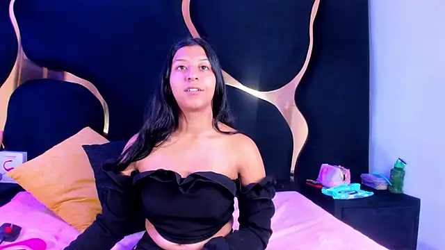 Snapshot of Vaneline2 chatting on May 2026 03:44:02 PM Vaneline2 online show from May 2026 03:44:02 PM