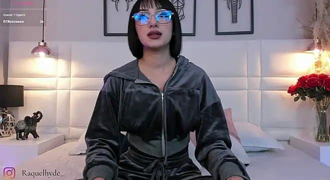 RaquelHyde  online show from June 2026 12:30:02 PM