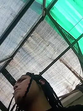 Maggyx online show from February 2026 01:21:01 PM