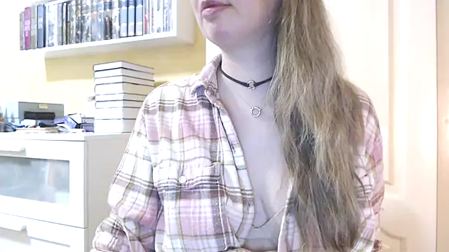 Snapshot of Tasiya chatting on February 2026 07:45:02 PM Tasiya online show from February 2026 07:45:02 PM