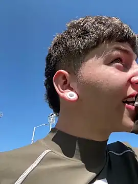 ARON LUXX online show from March 2026 02:19:01 PM