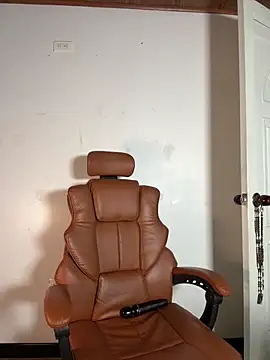 Snapshot of ARON_LUXX chatting on March 2026 03:11:01 AM ARON LUXX online show from March 2026 03:11:01 AM