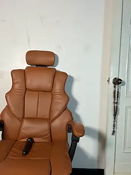 Snapshot of ARON_LUXX chatting on March 2026 03:01:02 AM ARON LUXX online show from March 2026 03:01:02 AM