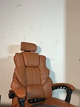 Snapshot of ARON_LUXX chatting on March 2026 03:02:01 AM ARON LUXX online show from March 2026 03:02:01 AM