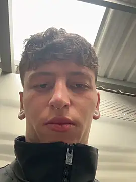 Snapshot of ARON_LUXX chatting on March 2026 02:50:01 PM ARON LUXX online show from March 2026 02:50:01 PM