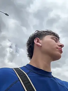 Snapshot of ARON_LUXX chatting on April 2026 03:06:01 PM ARON LUXX online show from April 2026 03:06:01 PM