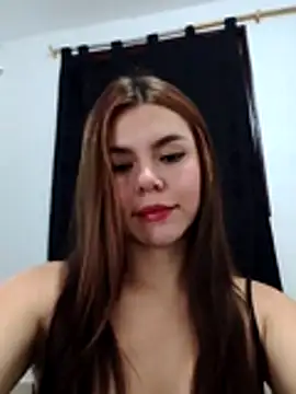 Snapshot of EmiNavarro chatting on July 2026 03:23:01 AM EmiNavarro online show from July 2026 03:23:01 AM
