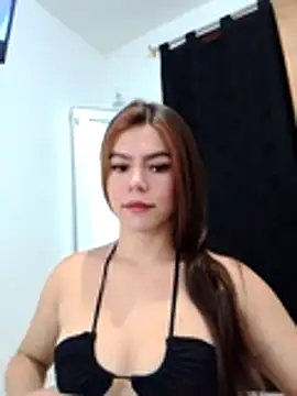 Snapshot of EmiNavarro chatting on July 2026 10:39:02 PM EmiNavarro online show from July 2026 10:39:02 PM