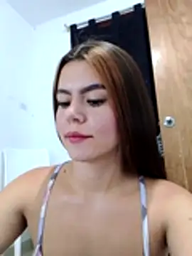 Snapshot of EmiNavarro chatting on July 2026 12:15:02 AM EmiNavarro online show from July 2026 12:15:02 AM