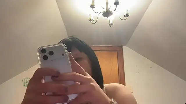 RaeganV online show from March 2026 02:52:01 AM