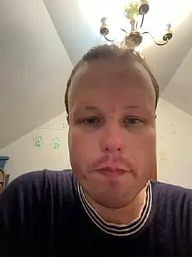 RaeganV online show from April 2026 12:31:01 AM