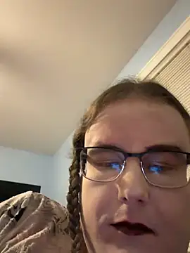 RaeganV online show from April 2026 02:05:01 AM