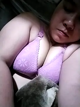 Snapshot of Erika--006 chatting on February 2026 01:41:02 PM Erika--006 online show from February 2026 01:41:02 PM