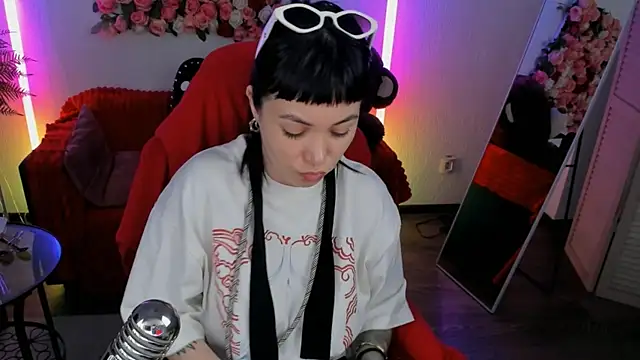 Snapshot of NeoGeisha chatting on May 2026 01:39:02 PM NeoGeisha online show from May 2026 01:39:02 PM