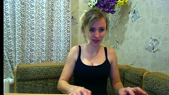 Snapshot of HarleyWidLife chatting on February 2026 04:40:02 PM HarleyWidLife online show from February 2026 04:40:02 PM