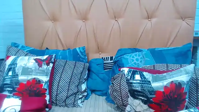 Snapshot of Ladyxx21 chatting on February 2026 05:32:01 PM Ladyxx21 online show from February 2026 05:32:01 PM