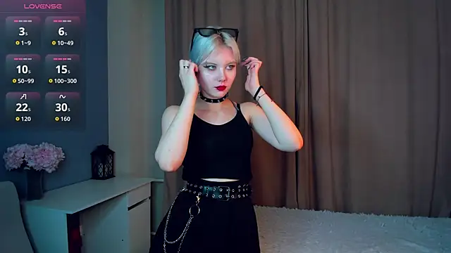 GoldenLenarz online show from April 2026 11:11:01 AM