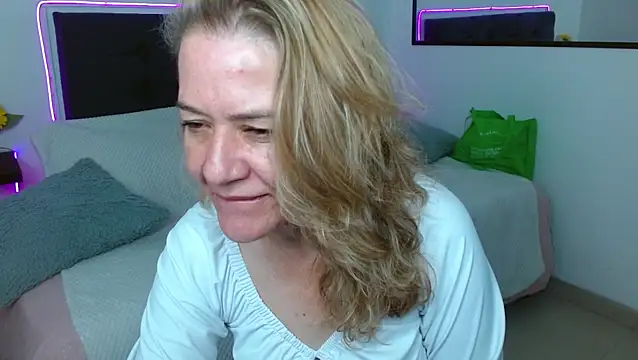 andreea xx online show from February 2026 01:42:01 PM