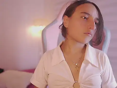  emily jonexs online show from February 2026 08:35:01 PM