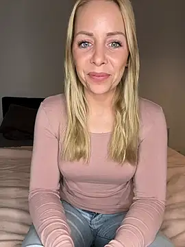 emily-becker22 online show from March 2026 05:28:01 PM