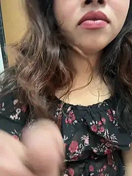 Snapshot of riya_sharma11 chatting on February 2026 12:12:01 PM riya sharma11 online show from February 2026 12:12:01 PM