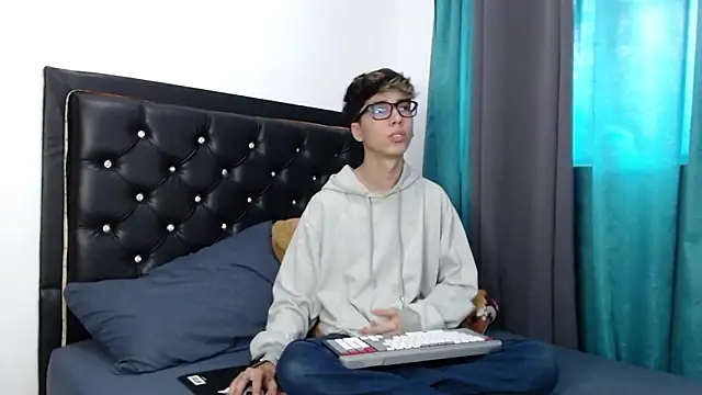 gabriel x18 online show from March 2026 09:30:01 PM