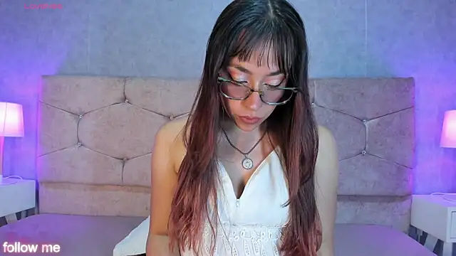 Snapshot of Chloe_Miiler chatting on February 2026 01:31:02 PM Chloe Miiler online show from February 2026 01:31:02 PM