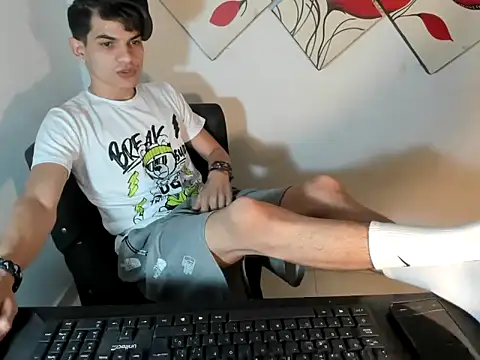 Jesshot bigcock20cm online show from May 2026 05:03:01 AM