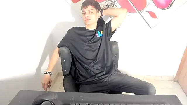 Jesshot bigcock20cm online show from May 2026 02:19:02 AM
