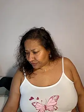 Snapshot of Nyomi_browm chatting on June 2026 04:04:01 AM Nyomi browm online show from June 2026 04:04:01 AM