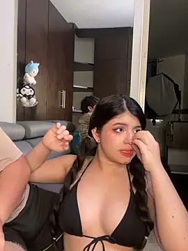 EmilyAndAndrew online show from May 2026 04:28:01 AM