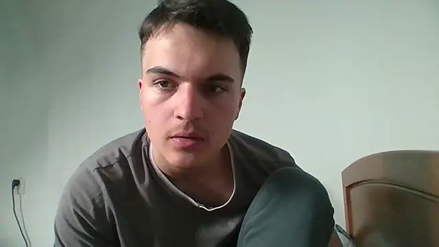 Snapshot of MrPine19 chatting on February 2026 05:37:02 AM MrPine19 online show from February 2026 05:37:02 AM