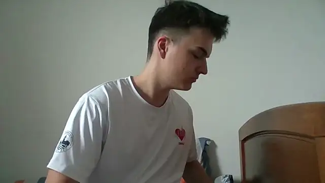 Snapshot of MrPine19 chatting on February 2026 03:49:02 AM MrPine19 online show from February 2026 03:49:02 AM