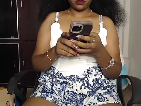 Snapshot of VixenNandhu chatting on March 2026 07:24:01 AM VixenNandhu online show from March 2026 07:24:01 AM