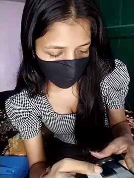 Naina-hott online show from February 2026 07:10:02 PM