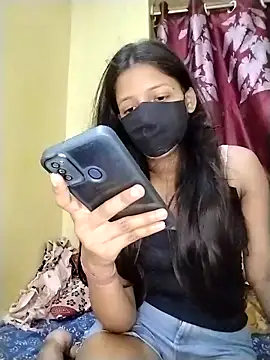 Naina-hott online show from May 2026 06:35:02 PM