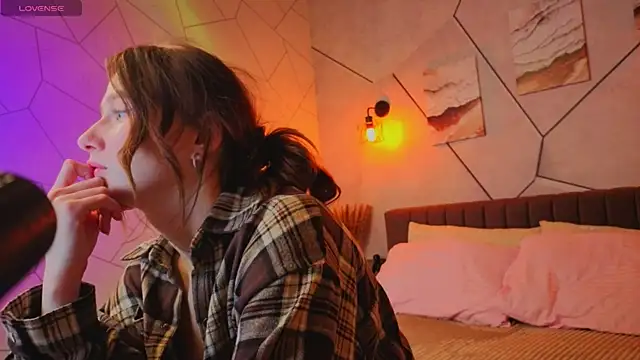  Kiki angel  online show from March 2026 01:33:02 AM