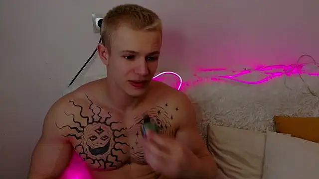 Snapshot of SterlingNoir chatting on February 2026 01:36:01 PM SterlingNoir online show from February 2026 01:36:01 PM