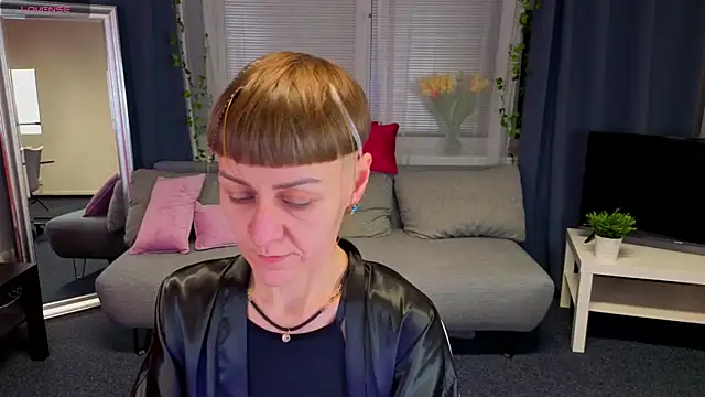 Snapshot of EmilyyBlake chatting on February 2026 05:23:02 PM EmilyyBlake online show from February 2026 05:23:02 PM