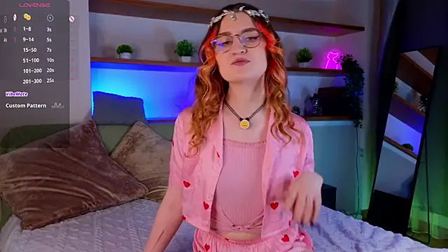 Snapshot of MaggieCata chatting on February 2026 01:13:02 AM MaggieCata online show from February 2026 01:13:02 AM