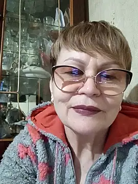 SophieBurns online show from April 2026 01:33:02 PM