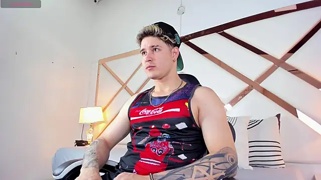 Snapshot of rayan_linxx chatting on February 2026 07:43:01 PM rayan linxx online show from February 2026 07:43:01 PM