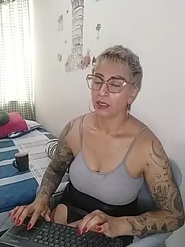 Snapshot of Charlotte_gray_ chatting on February 2026 09:32:01 PM Charlotte gray online show from February 2026 09:32:01 PM