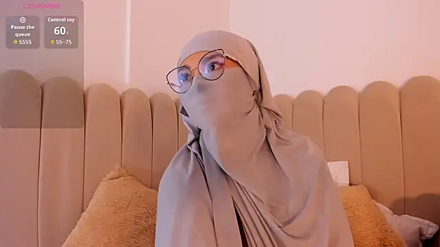 Snapshot of _amisha chatting on February 2026 11:33:01 AM amisha online show from February 2026 11:33:01 AM