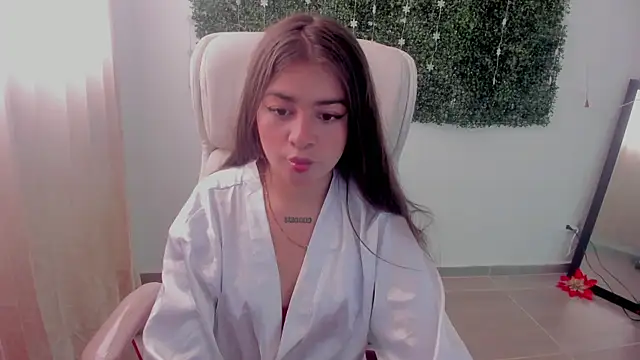 Brunnettee 1 online show from July 2026 04:53:02 PM