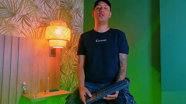 TommyBlue  online show from February 2026 06:03:02 PM